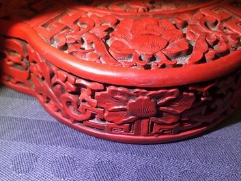 A Chinese carved cinnabar lacquer box and cover, Wanli mark, 18/19th C.