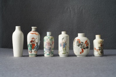 Twelve Chinese famille rose and verte porcelain snuff bottles, 19/20th C.