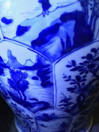 Een Chinese blauw-witte dekselvaas, Kangxi