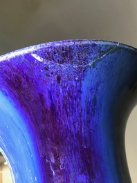 Une paire de vases en porcelaine de Chine flamb&eacute;, 19&egrave;me