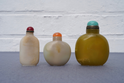 Three Chinese jade snuff bottles, 18/19th C.