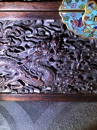 Een Chinees rechthoekig zitan houten kist met cloisonn&eacute; monturen en vergulde bronzen handgrepen, Qing