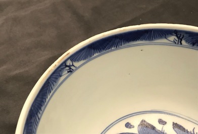 Un bol en porcelaine de Chine bleu et blanc &agrave; d&eacute;cor d'immortels, Kangxi