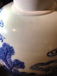 Un pot &agrave; gingembre en porcelaine de Chine bleu et blanc, marque de Jiajing, Kangxi