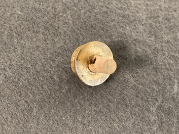 Une tabati&egrave;re en verre r&eacute;algar, Verrerie Imp&eacute;riale, P&eacute;kin, Chine, 1730-1840