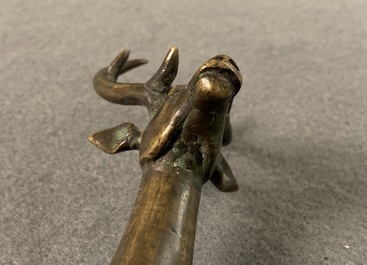 Cinq objets votives bouddhistes en bronze, Tibet et N&eacute;pal, 18/19&egrave;me