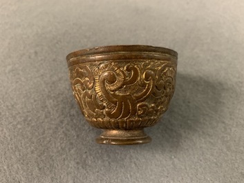 Cinq objets votives bouddhistes en bronze, Tibet et N&eacute;pal, 18/19&egrave;me