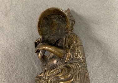 Cinq objets votives bouddhistes en bronze, Tibet et N&eacute;pal, 18/19&egrave;me