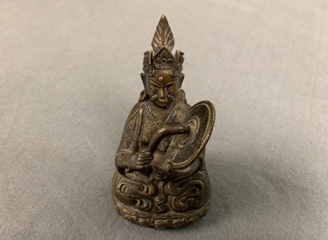 Vijf bronzen koperen Boeddhistische votieve objecten, Tibet en Nepal, 18/19e eeuw