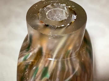A Chinese sandwiched swirl glass snuff bottle, Imperial Glassworks, Beijing, 1700-1840