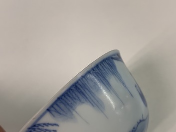 Une paire de tasses et soucoupes en porcelaine de Chine bleu et blanc, &eacute;pave Ca Mau, Yongzheng