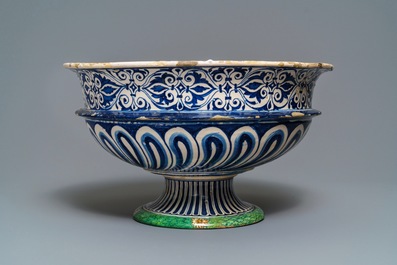 A large Italian maiolica footed bowl with Amor, Montelupo or Caffagiolo, 1st half 16th C.