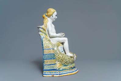 Une grande fontaine figurant 'Amphitrite' en fa&iuml;ence polychrome de Bruxelles, 18&egrave;me