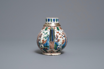 Een Delftse kasjmier palet chinoiserie theepot, 17/18e eeuw