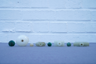 Four Chinese white and celadon jade snuff bottles, 19/20th C.