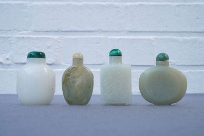 Four Chinese white and celadon jade snuff bottles, 19/20th C.