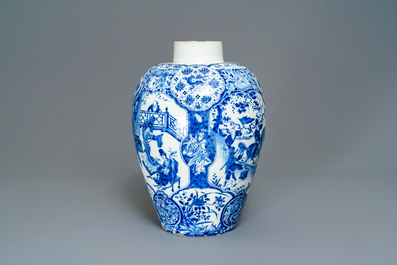 An exceptional and large Dutch Delft blue and white chinoiserie vase, 17/18th C.