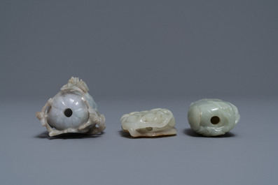 Three Chinese jade snuff bottles with coral stoppers, 19/20th C.