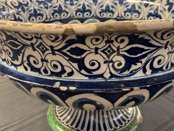 A large Italian maiolica footed bowl with Amor, Montelupo or Caffagiolo, 1st half 16th C.