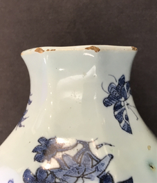 Un vase de forme octagonale en fa&iuml;ence de Delft en bleu et blanc &agrave; d&eacute;cor de chinoiserie avec un &eacute;l&eacute;phant, fin du 17&egrave;me