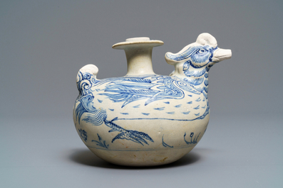 Un kendi en forme de deux canards en gr&egrave;s porcelaineux en bleu et blanc, Annam, Vietnam, 14/15&egrave;me