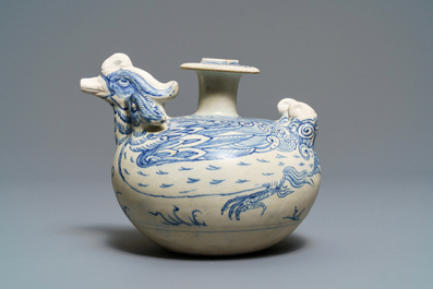 Un kendi en forme de deux canards en gr&egrave;s porcelaineux en bleu et blanc, Annam, Vietnam, 14/15&egrave;me