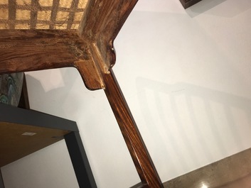 Een paar Chinese huanghuali houten stoelen, Republiek