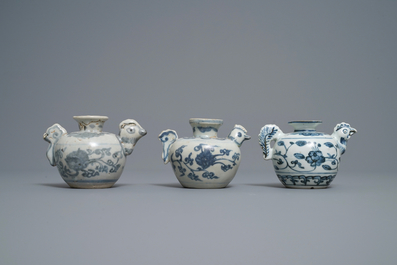Three Chinese blue and white 'chicken head' water droppers, Ming