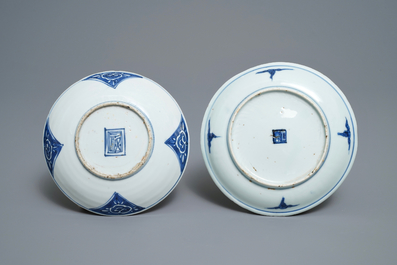 Twee Chinese blauw-witte ko-sometsuke borden voor de Japanse markt, Tianqi