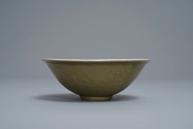 A Chinese yaozhou celadon bowl with floral design, Song