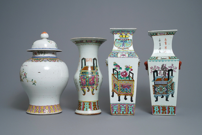 Quatre vases en porcelaine de Chine famille rose, 19&egrave;me