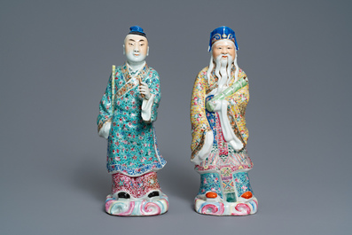 Twee Chinese famile rose figuren van onsterfelijken, 19/20e eeuw