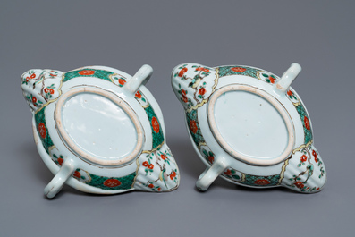 A pair of Chinese famille verte sauce boats with phoenixes, Kangxi