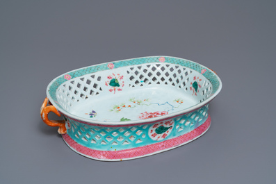 A large Chinese famille rose reticulated two-handled basket, Qianlong