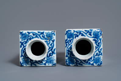 A pair of Chinese blue and white tea caddies with floral design, Kangxi