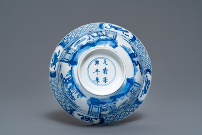 Een Chinese blauw-witte klapmutskom, Kangxi merk en periode