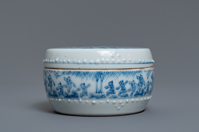 A Chinese blue and white box and cover with figurative design, Kangxi/Yongzheng