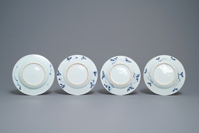 Twaalf Chinese blauw-witte borden met 'zotjes', Kangxi
