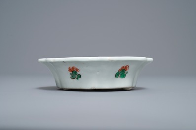 Un bougeoir en porcelaine de Chine famille verte, Kangxi