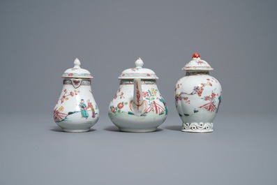 Een Chinees famille rose 18-delig theeservies, Yongzheng