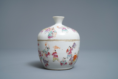 A Chinese famille rose 'spring festival' bowl and cover, Guangxu mark, 19/20th C.