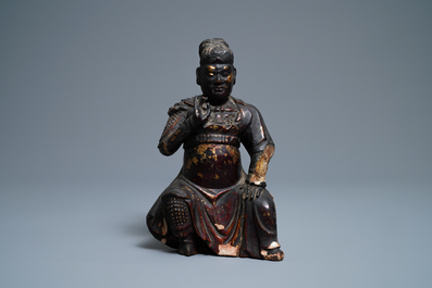 Une figure de Guan Yu en bois laqu&eacute; et dor&eacute;, Chine, Ming