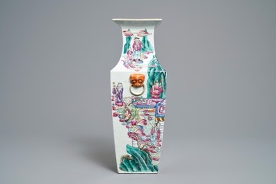 A Chinese famille rose square vase with figural design, 19th C.