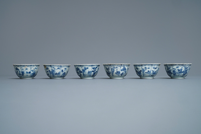 Six tasses et soucoupes en porcelaine de Chine en bleu et blanc, &eacute;pave Ca Mau, Yongzheng