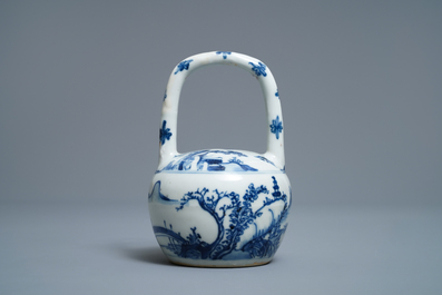 A Chinese blue and white lime pot for the Vietnamese market, Kangxi