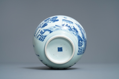 Un bol en porcelaine de Chine bleu et blanc &agrave; d&eacute;cor d'un po&ecirc;me, Kangxi/Yongzheng