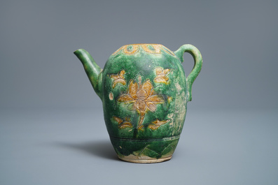 A Chinese sancai-glazed ewer with incised design, Liao (916-1125)