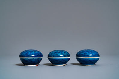 Three Chinese blue and white vases and three covered boxes, Hatcher cargo shipwreck, Transitional period