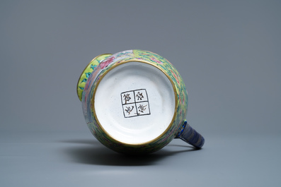 Une verseuse et son bassin en &eacute;maux de Canton, Chine, Qianlong/Jiaqing