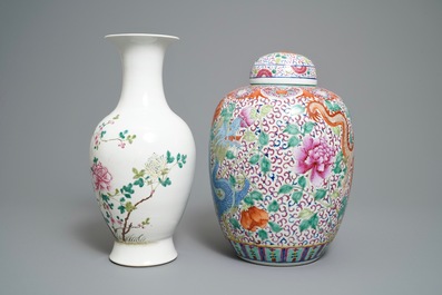 Un pot couvert et un vase en porcelaine de Chine famille rose, 19/20&egrave;me